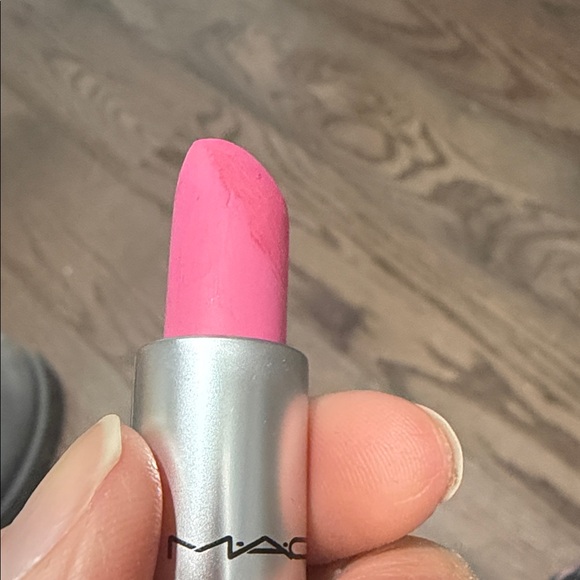 MAC Cosmetics retro matte steady going Lipstick - Picture 3 of 3